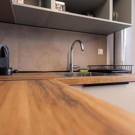 Cozy Apartment In Kalamaria, Солун Екстериор снимка