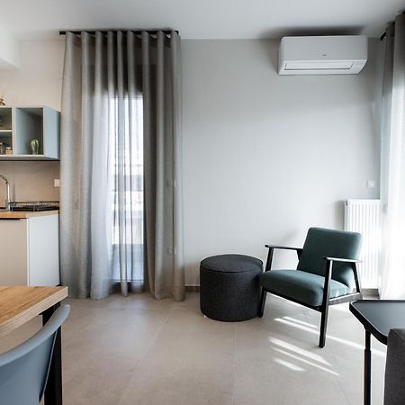 Cozy Apartment In Kalamaria, Солун Екстериор снимка