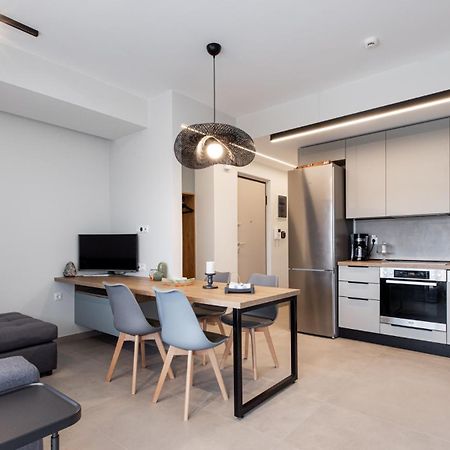 Cozy Apartment In Kalamaria, Солун Екстериор снимка