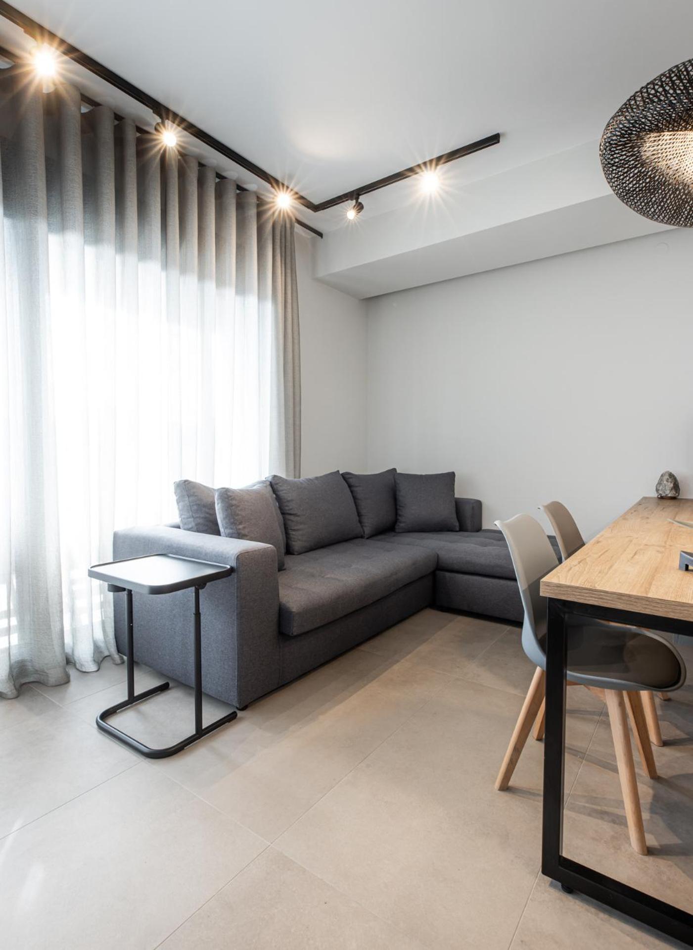 Cozy Apartment In Kalamaria, Солун Екстериор снимка