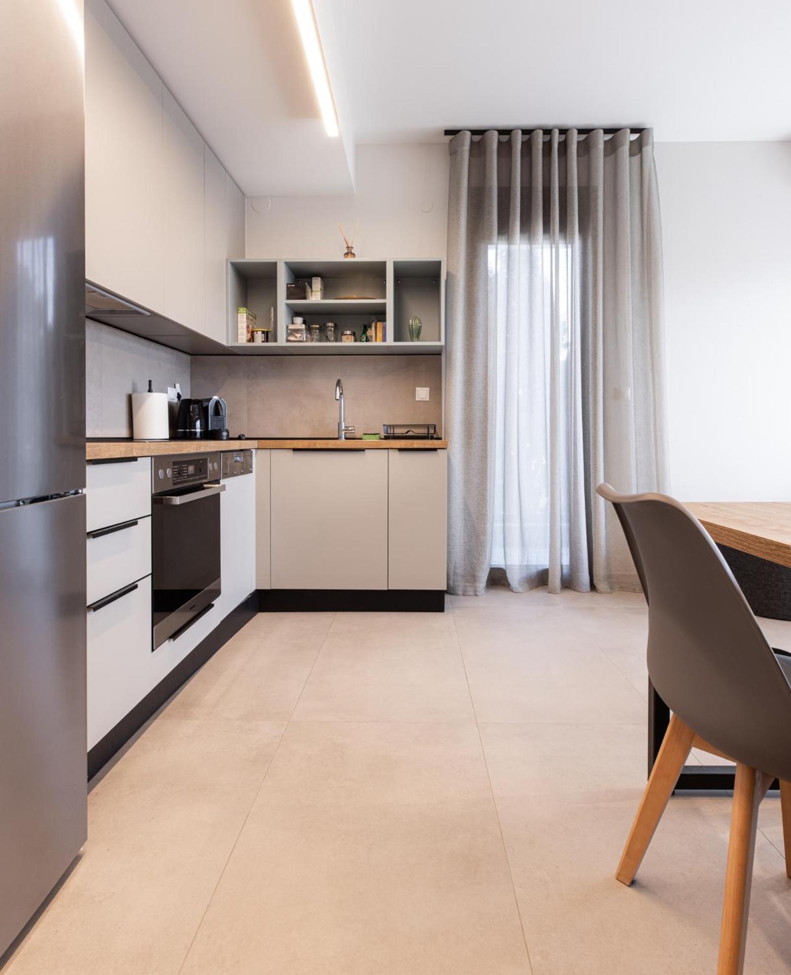 Cozy Apartment In Kalamaria, Солун Екстериор снимка
